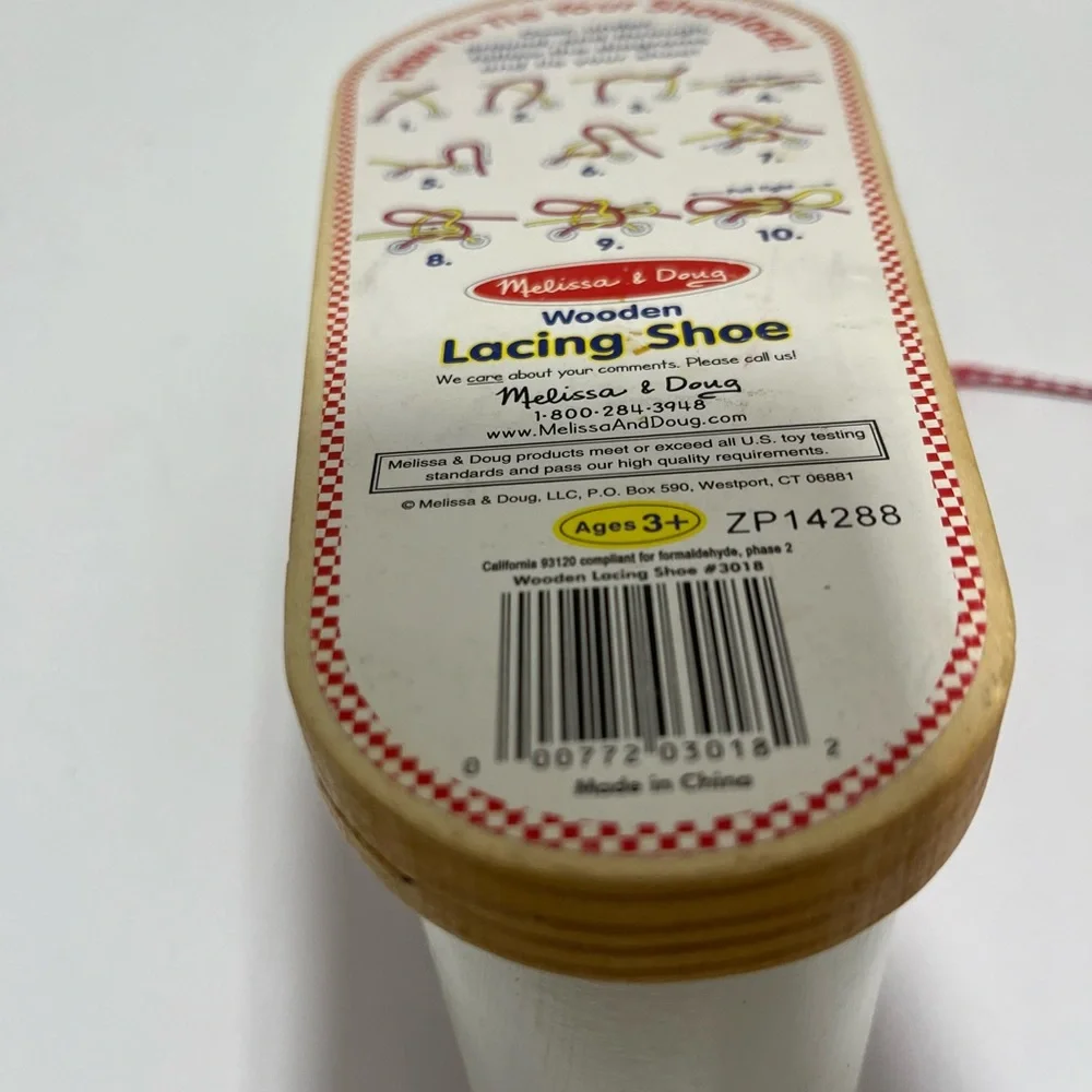 Melissa & Doug Wood Lacing‎ Sneaker (F1)